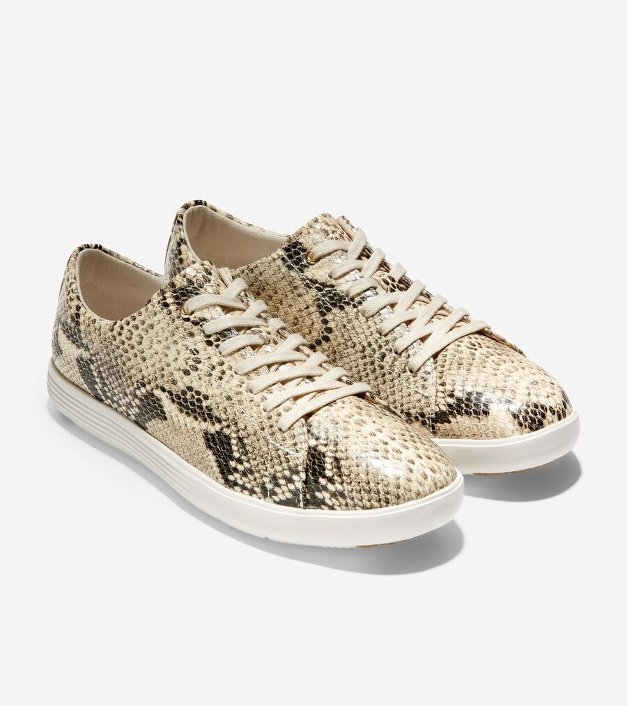 COLE HAAN グランド クロスコート デラ スニーカー（ゴールド） グランド クロスコート デラ スニーカー womens. 0.0 | COLE_HAAN