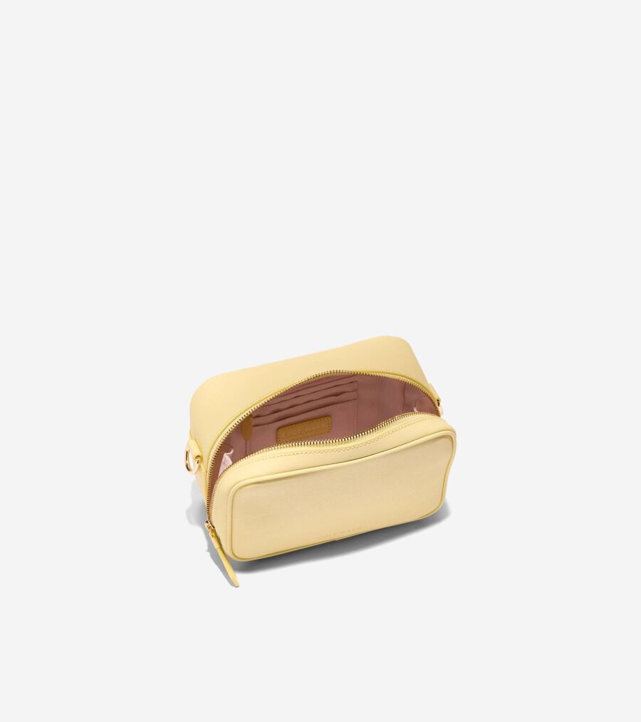 セール☆COLE HAAN ゴーエニウェアカメラバッグ（アイボリー） セール】ゴーエニウェアカメラバッグ womens（ショルダーバッグ