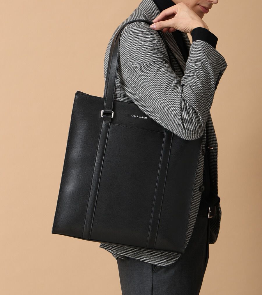 【美品】COLE HAAN ビジネストートバッグ タッセル 黒 A4 コールハーン ビジネスバッグ タッセル付きブラックトートバッグ