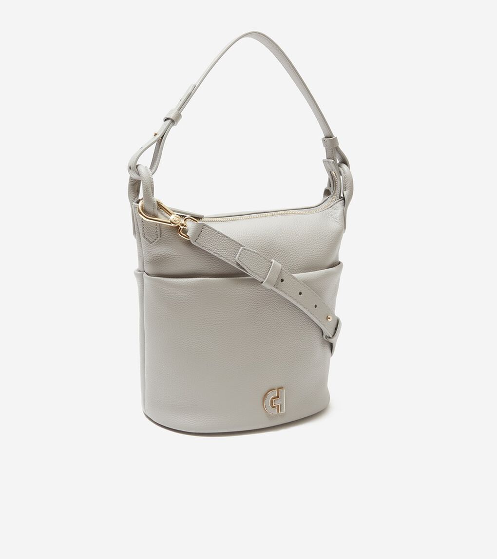 エッセンシャルソフトバケットバッグ womens.