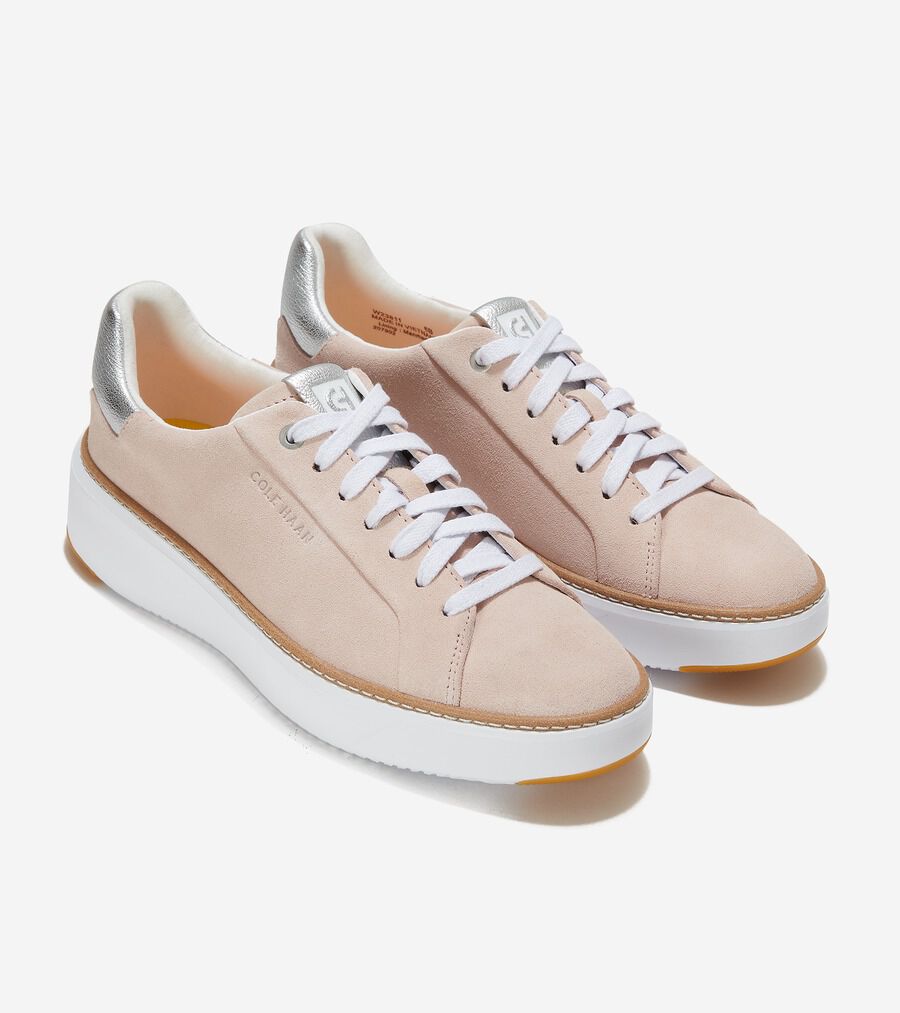 On Women's Cloud 5 Sneakers/White, US7.5