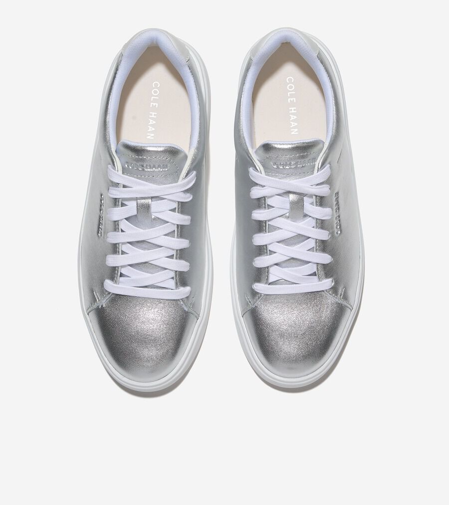 COLE HAAN グランド クロスコート デラ スニーカー（シルバー） COLE HAAN｜コールハーンのスニーカー通販 - ZOZOTOWN