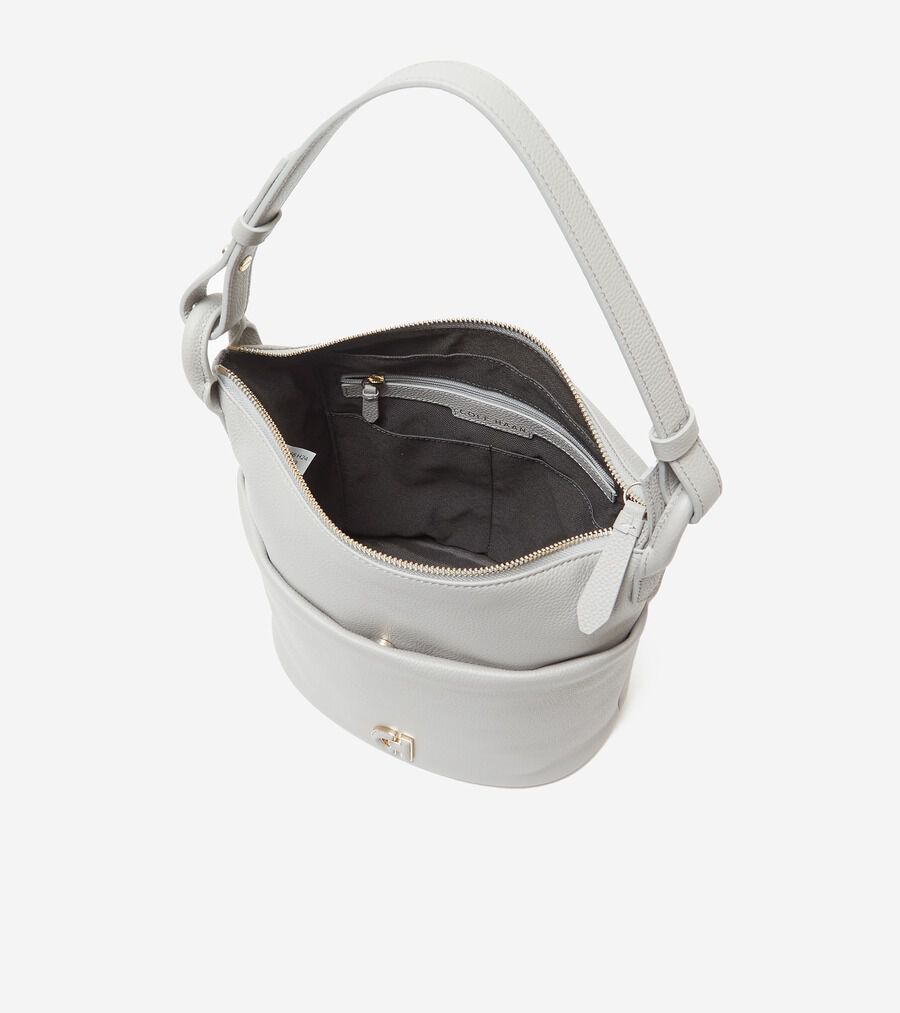 エッセンシャルソフトバケットバッグ womens. 38000 | COLE_HAAN