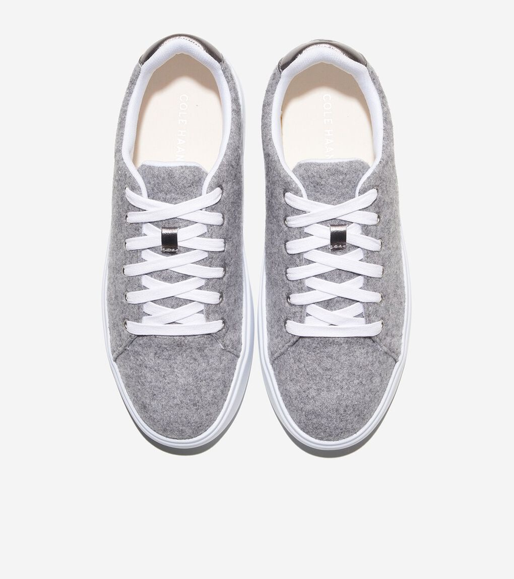 グランド クロスコートトラベラースニーカー womens.