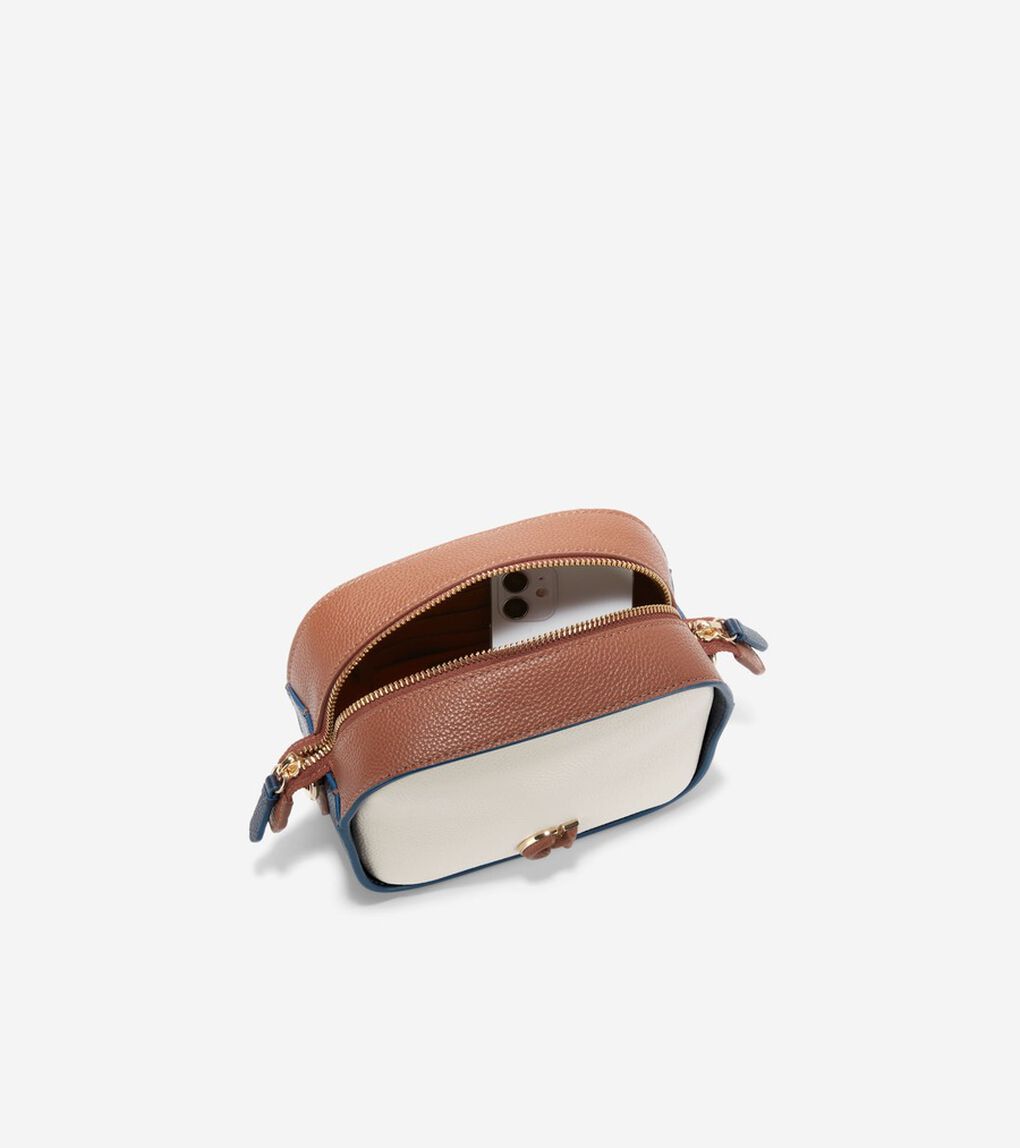 エッセンシャル クロスボディ カメラバッグ womens.