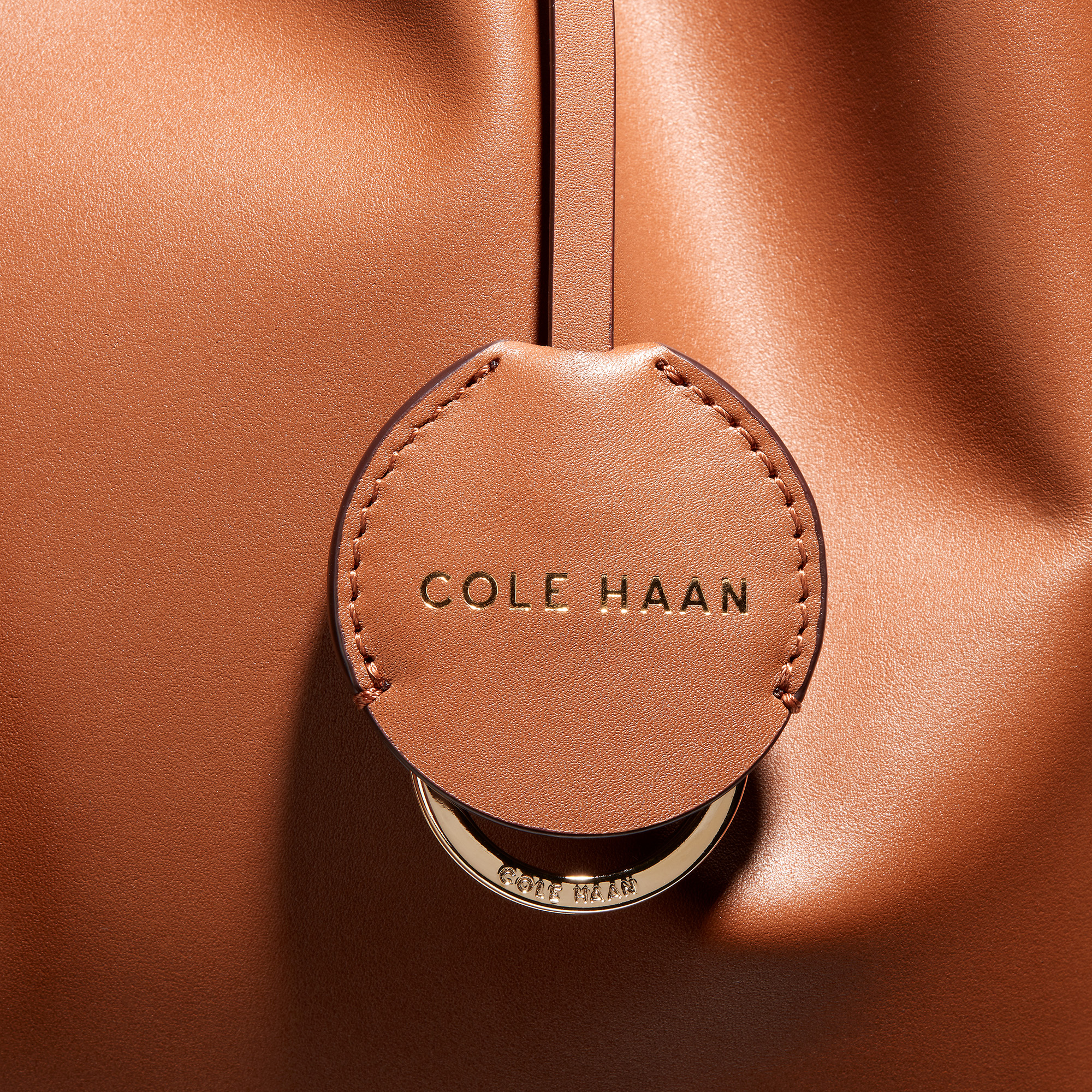 グランド アンビション バケット バッグ womens. 15000 | COLE_HAAN